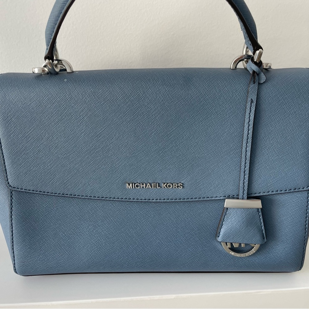 Michael Kors Medium Blue Bag - Picture 1 of 5
